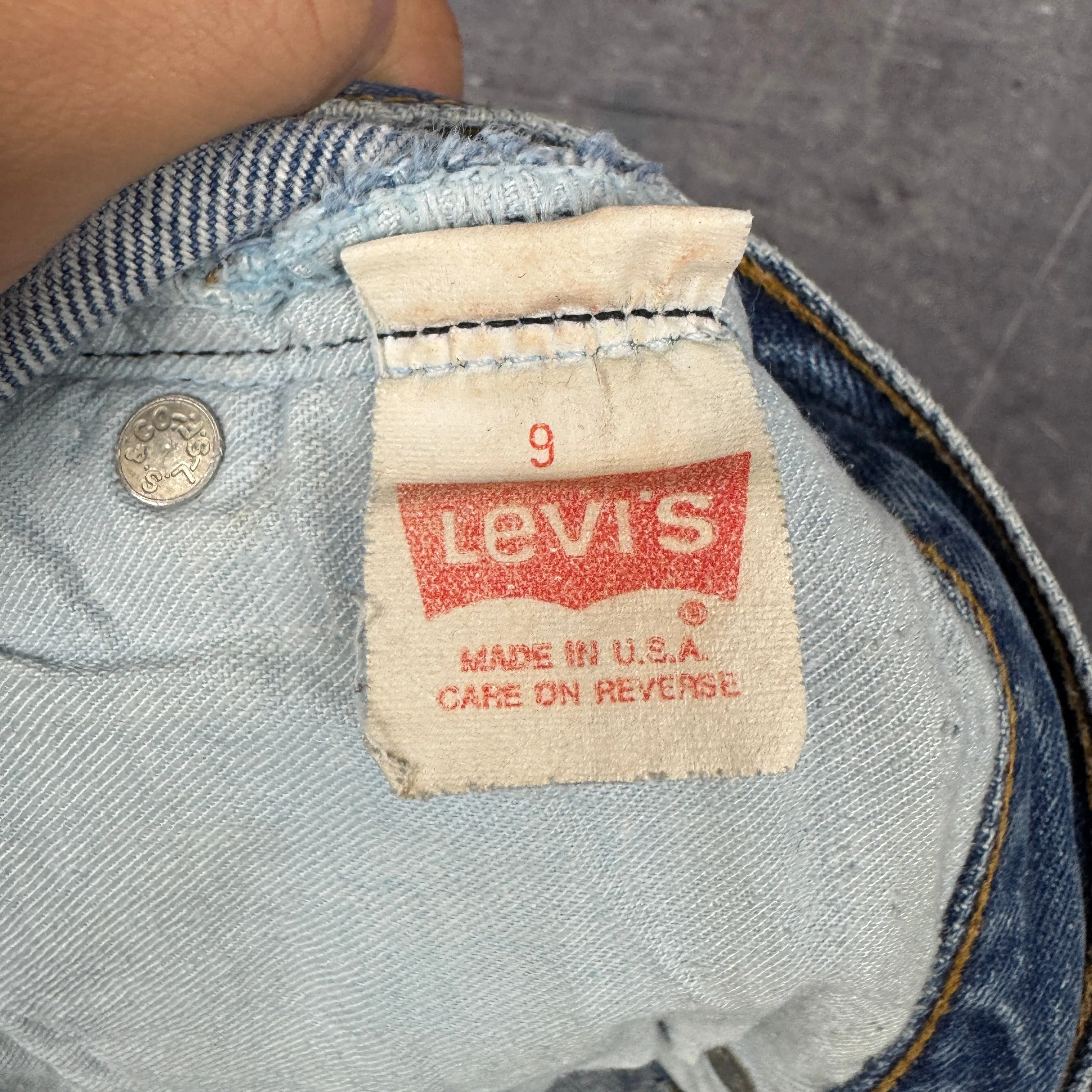 80s Medium Wash Levi's 7501 Denim Jeans 27x29 0652