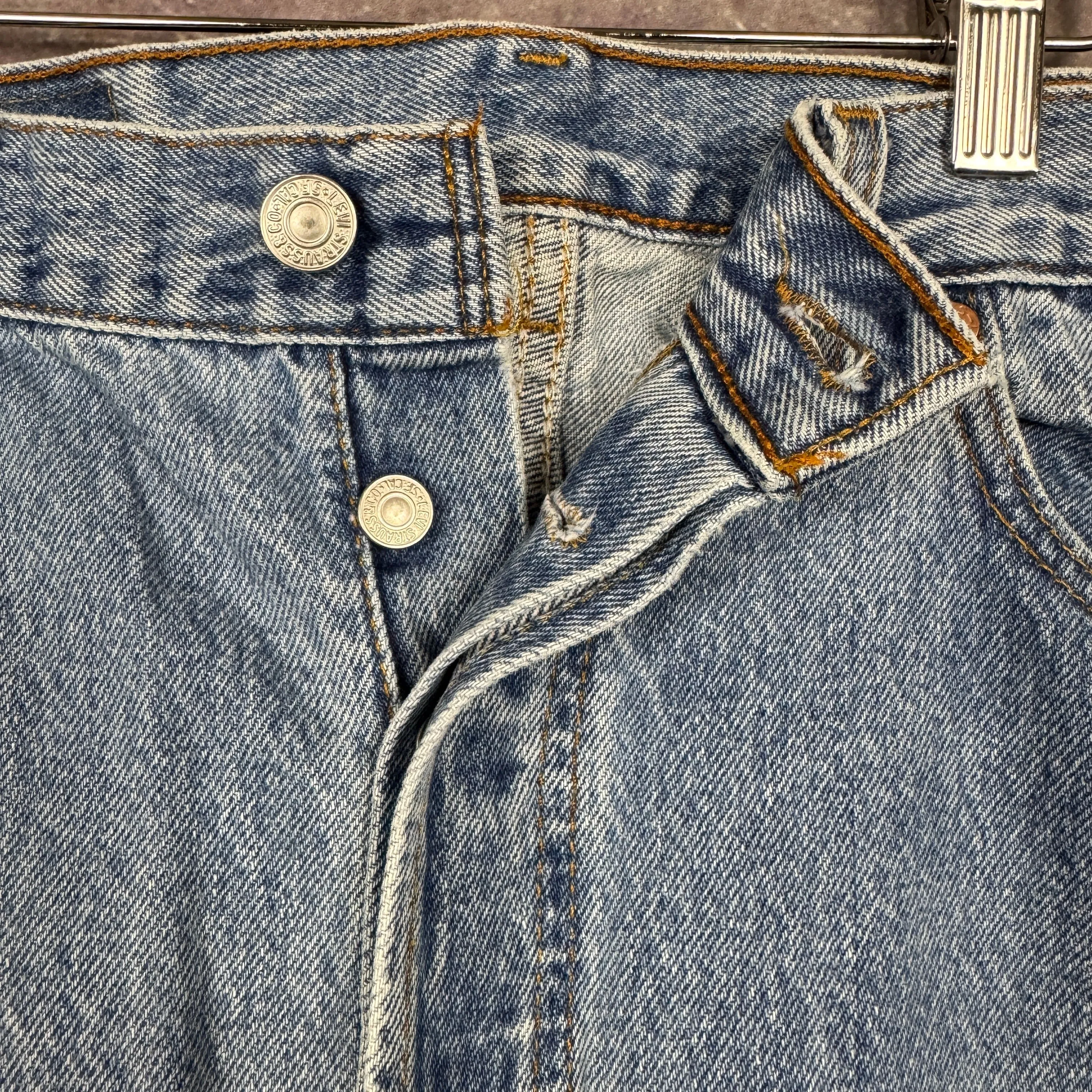 90s Light Wash Levi's 501 Denim Jeans 32x32.5 0656