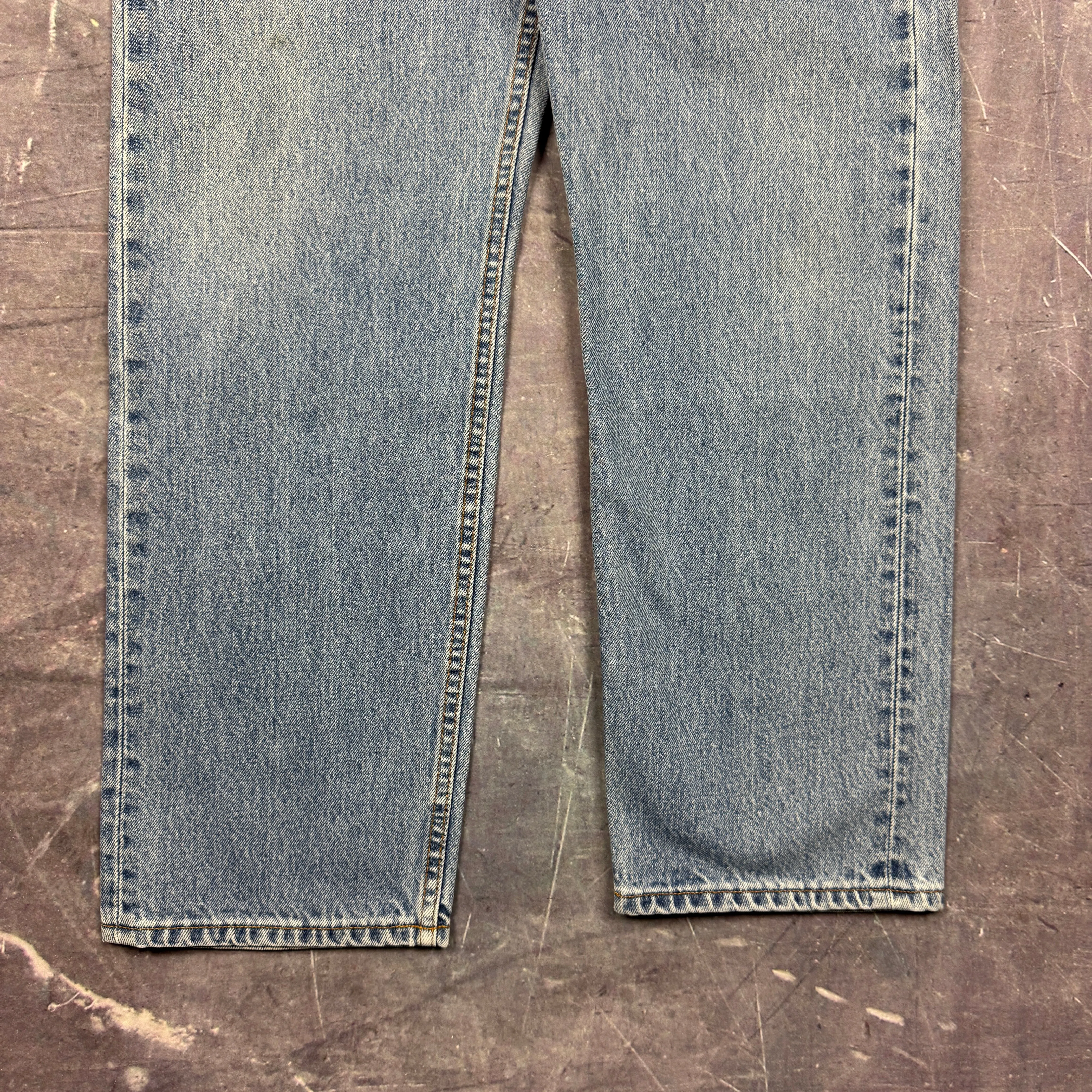 90s Light Wash Levi's 505 Denim Jeans 34x30 0805