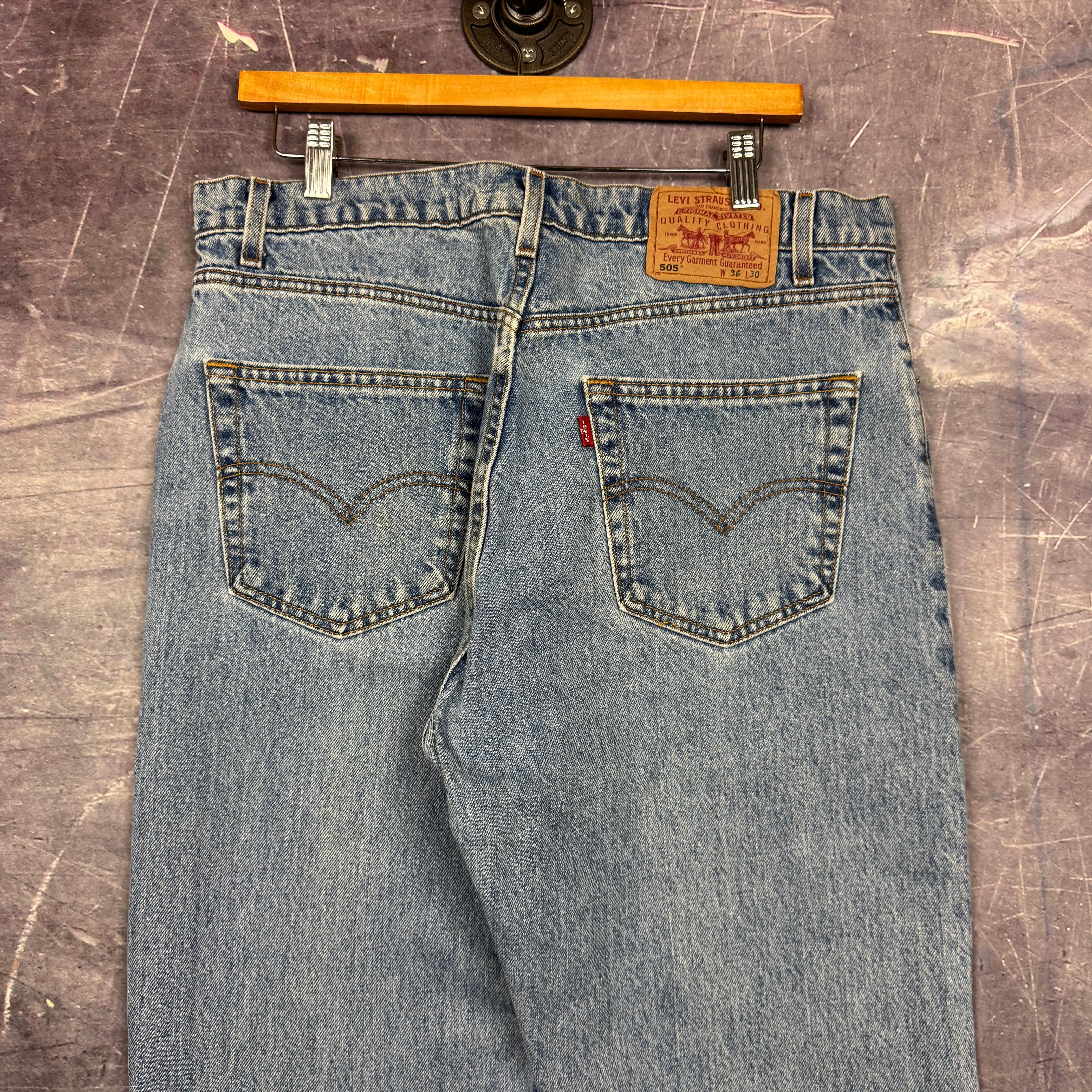 90s Light Wash Levi's 505 Denim Jeans 34x30 0805