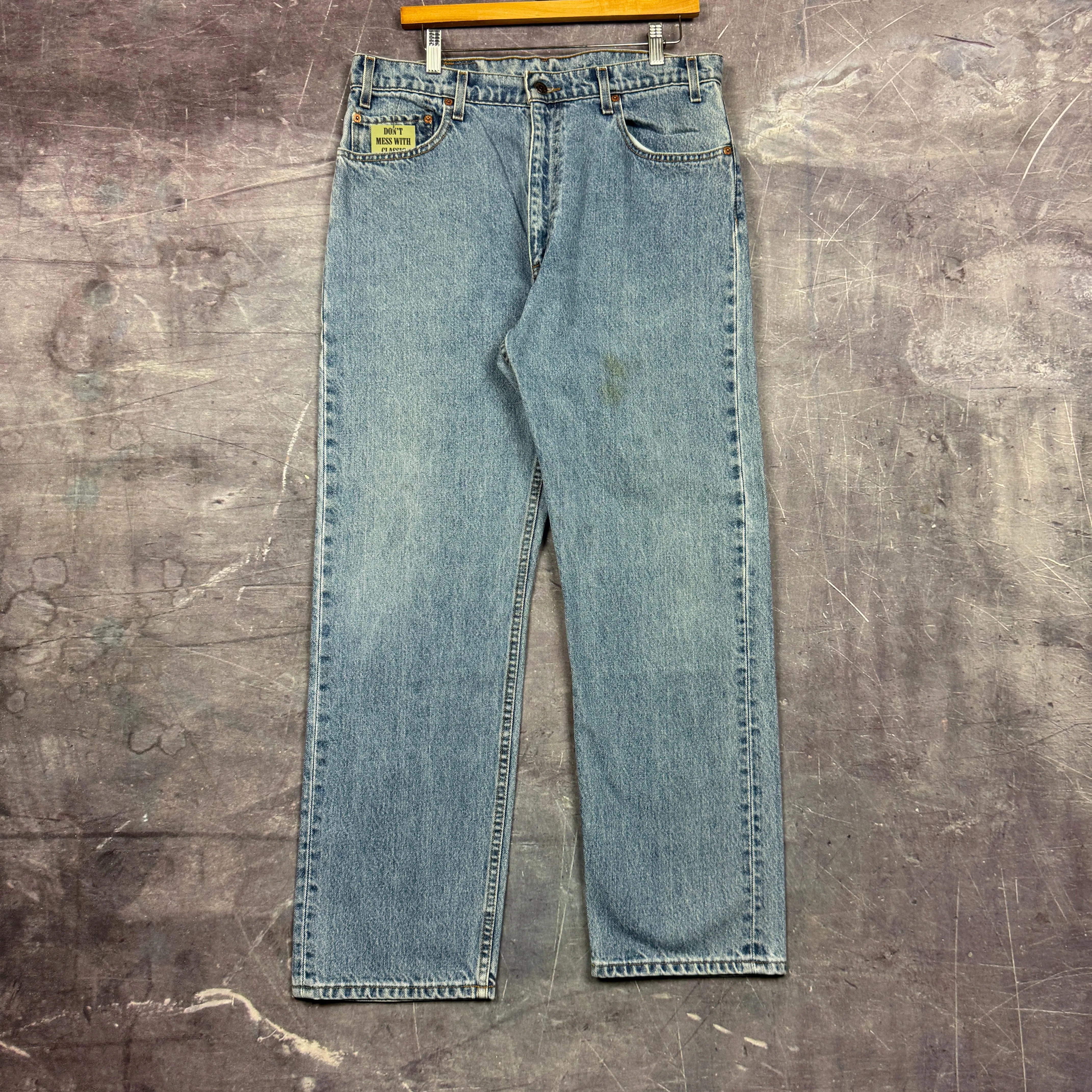 90s Light Wash Levi's 505 Denim Jeans 34x30 0805