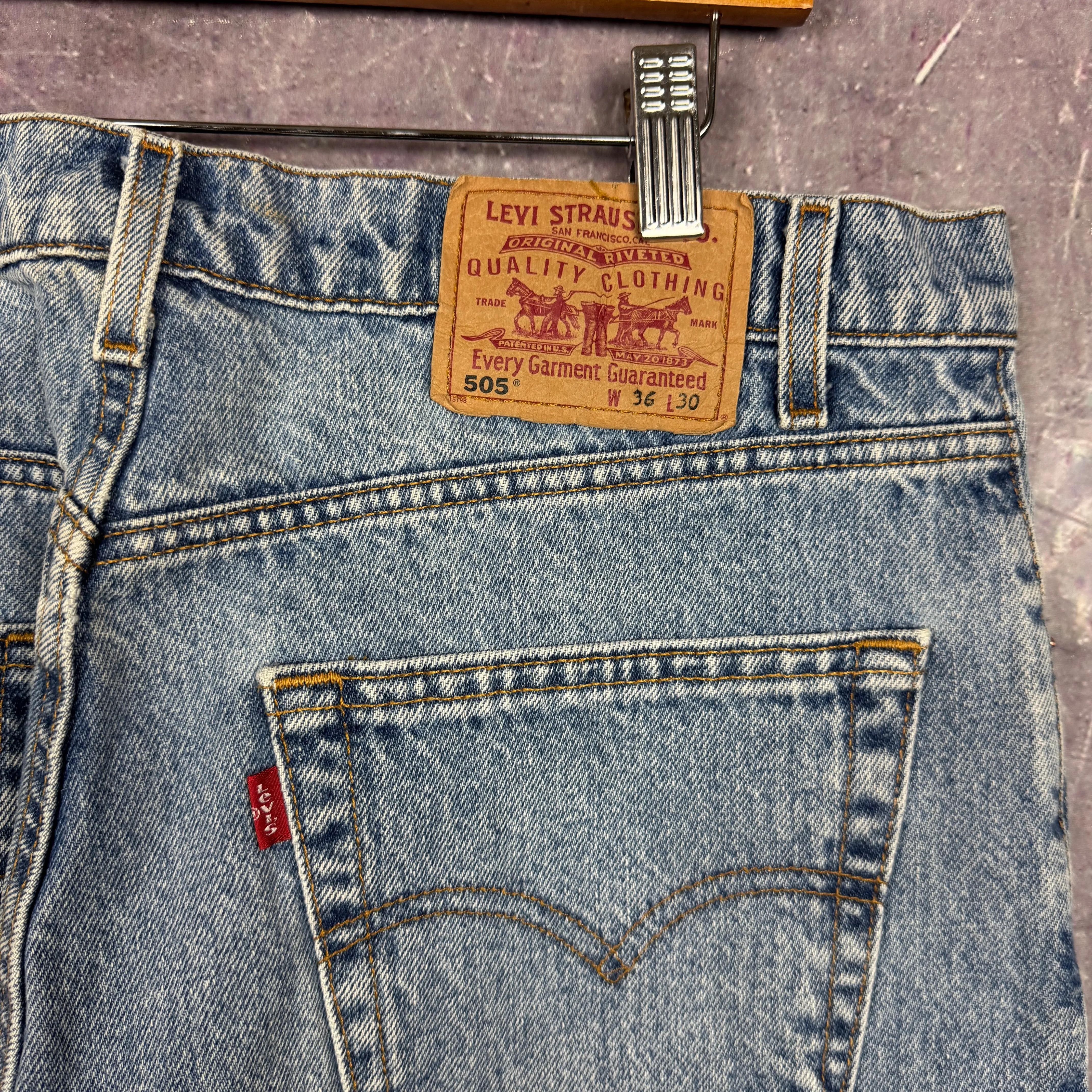 90s Light Wash Levi's 505 Denim Jeans 34x30 0805