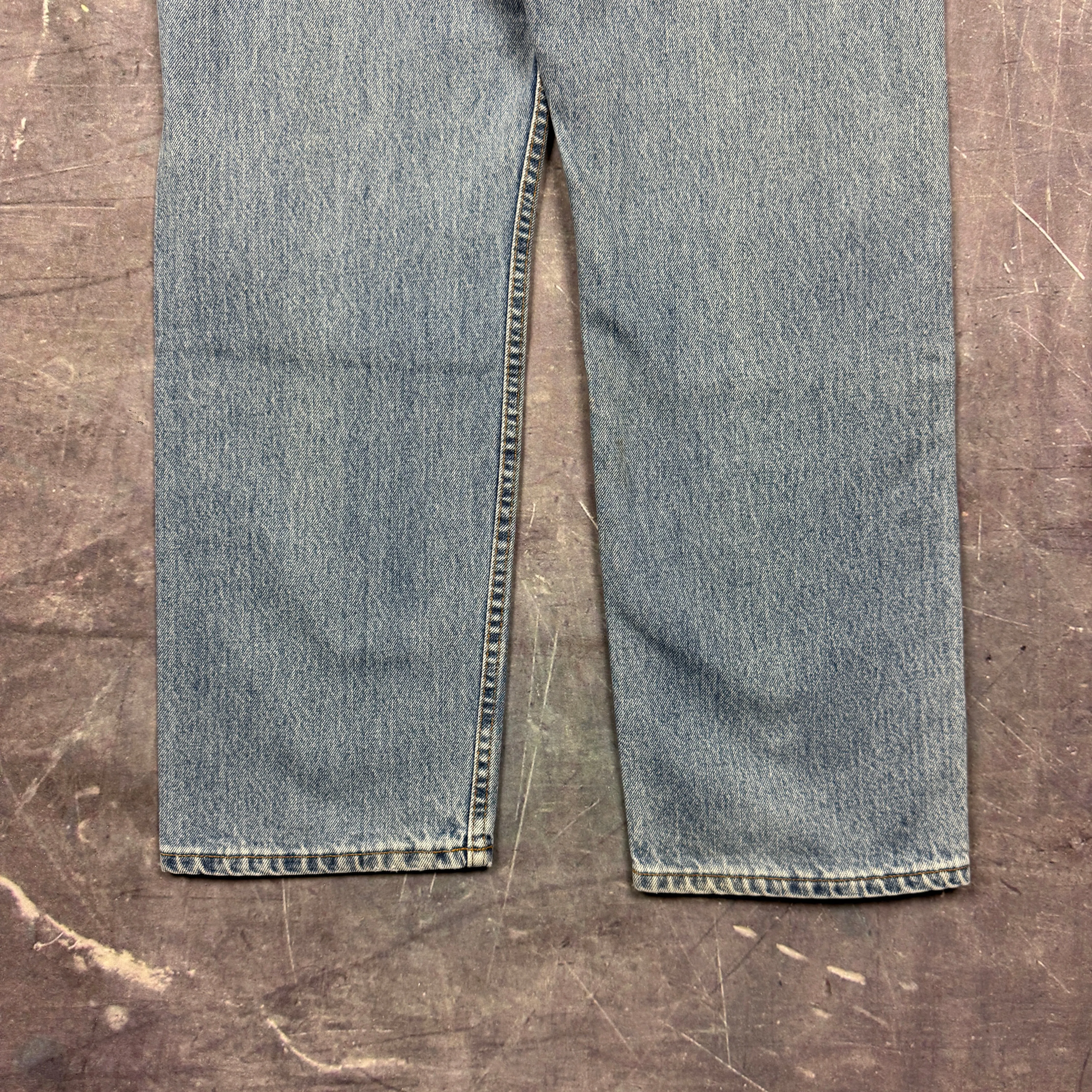 90s Light Wash Levi's 505 Denim Jeans 34x30 0805