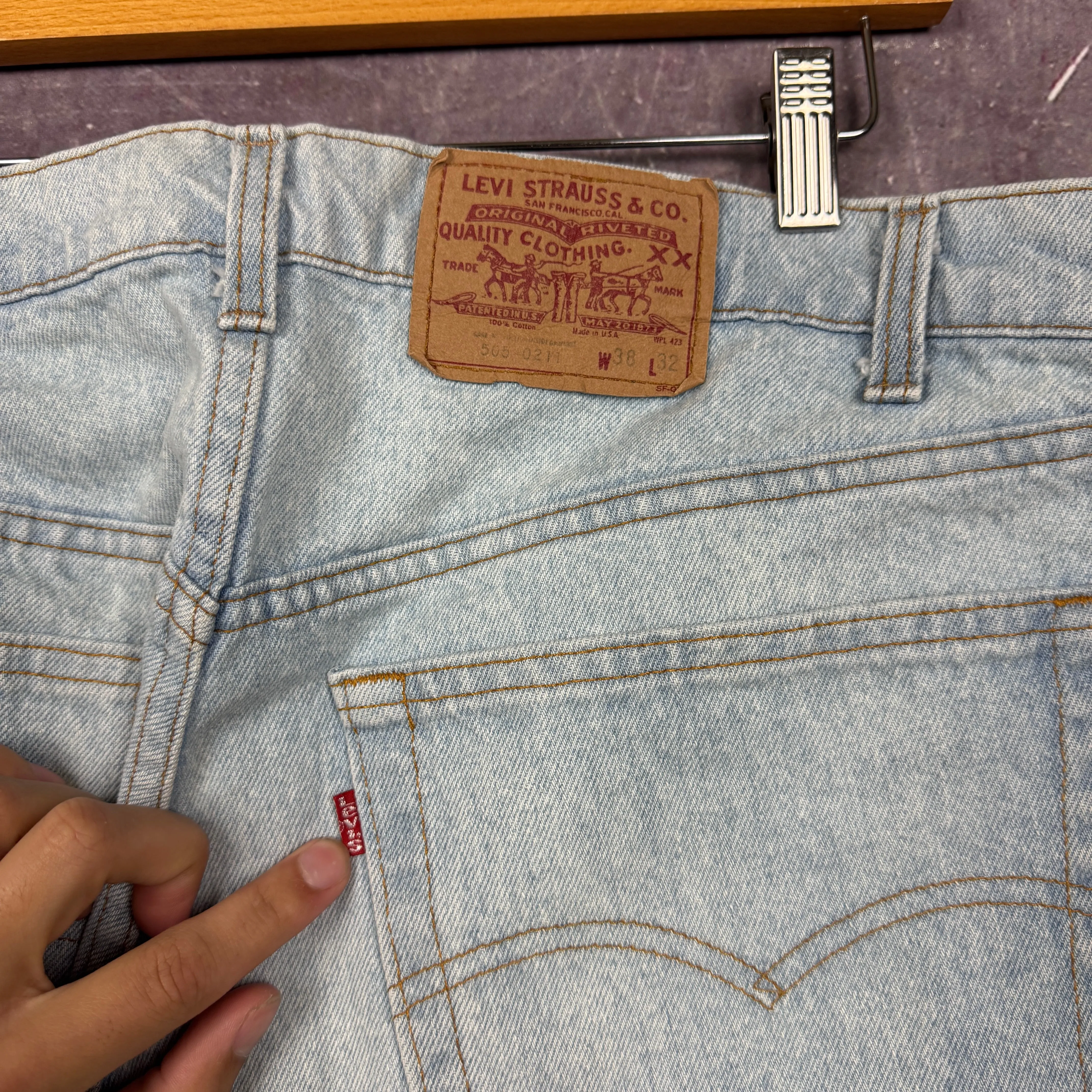 90s Light Wash Levi's 505 Denim Jeans 36x31 2055