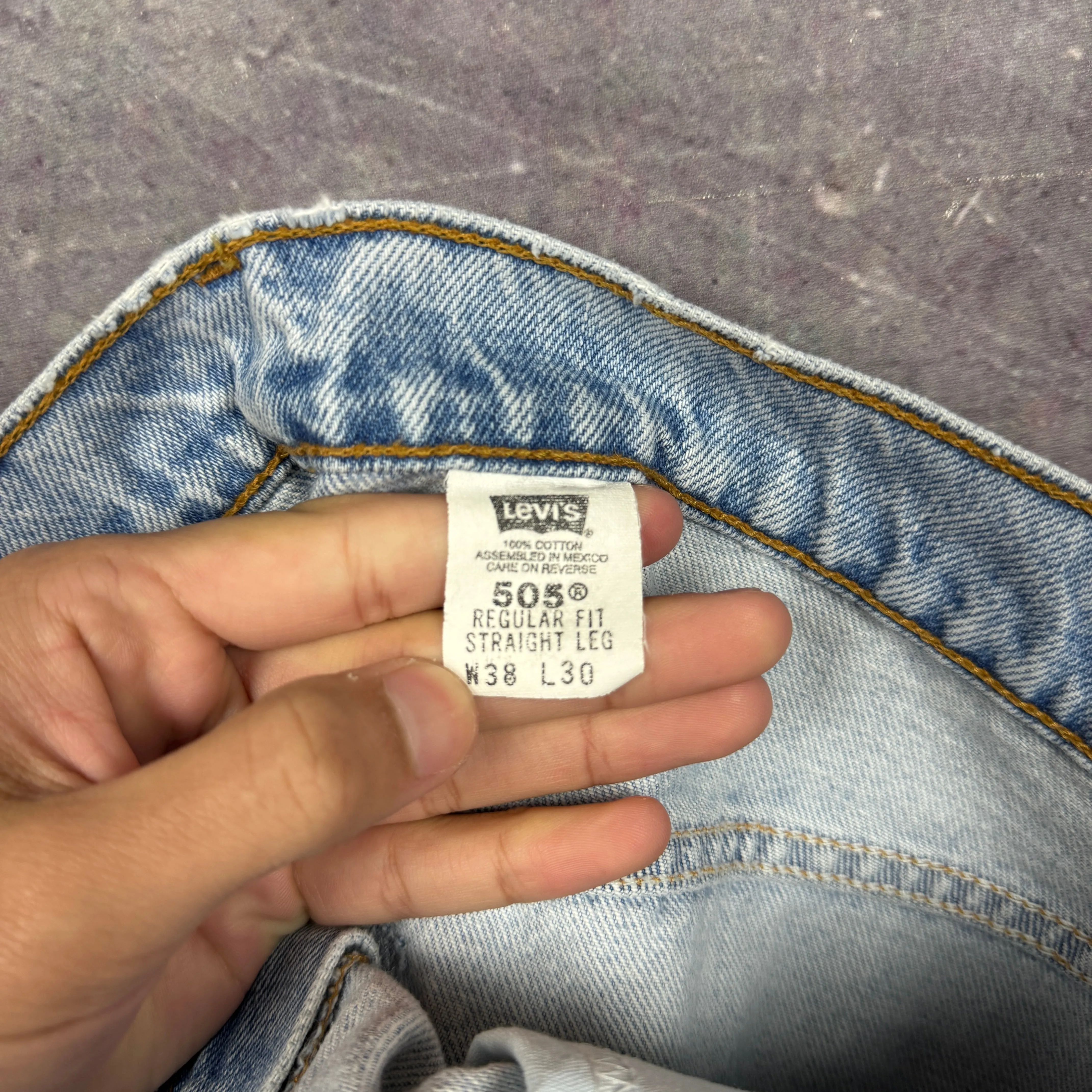 90s Light Wash Levi's 505 Denim Jeans 38x29 2214