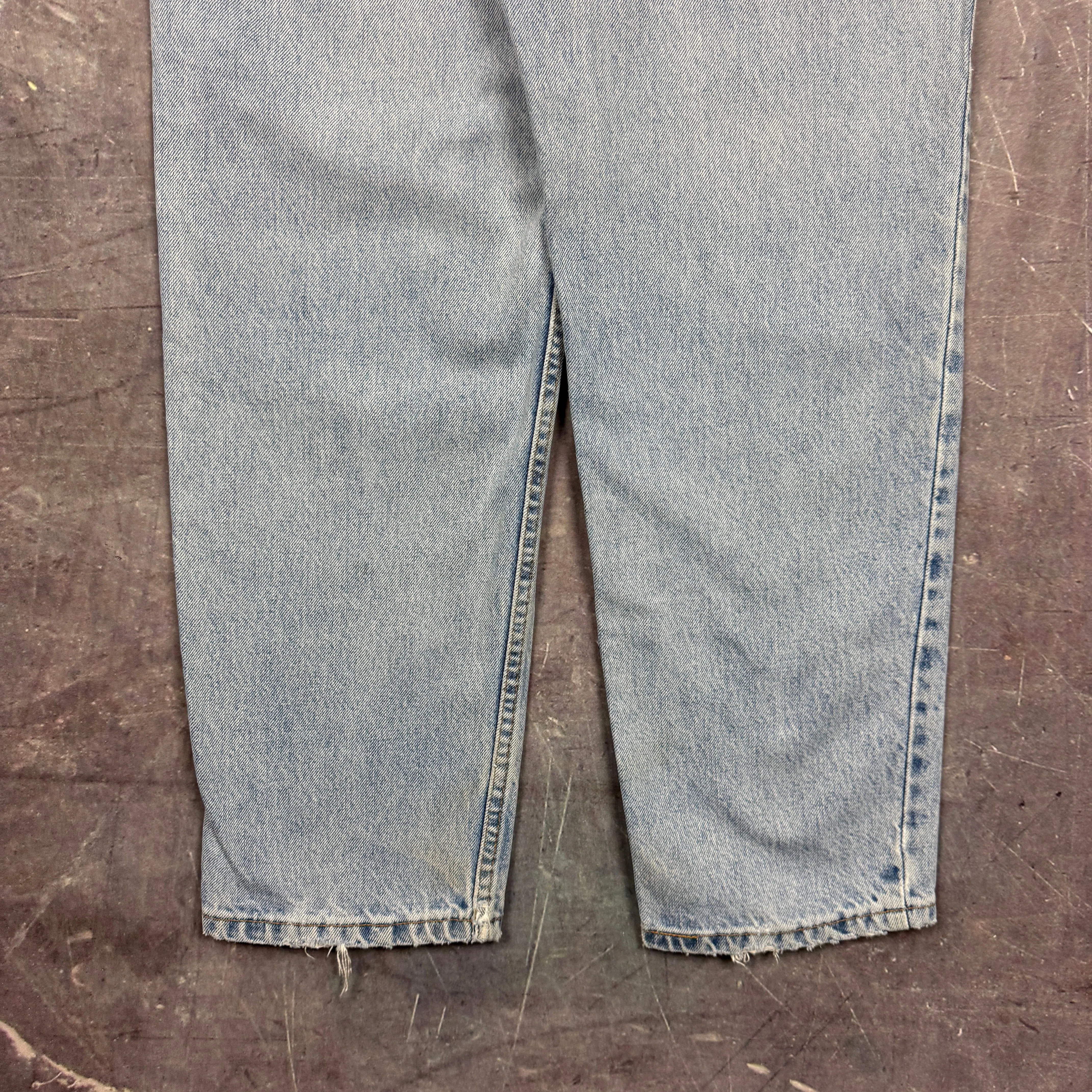 90s Light Wash Levi's 550 Denim Jeans 30x30 2203