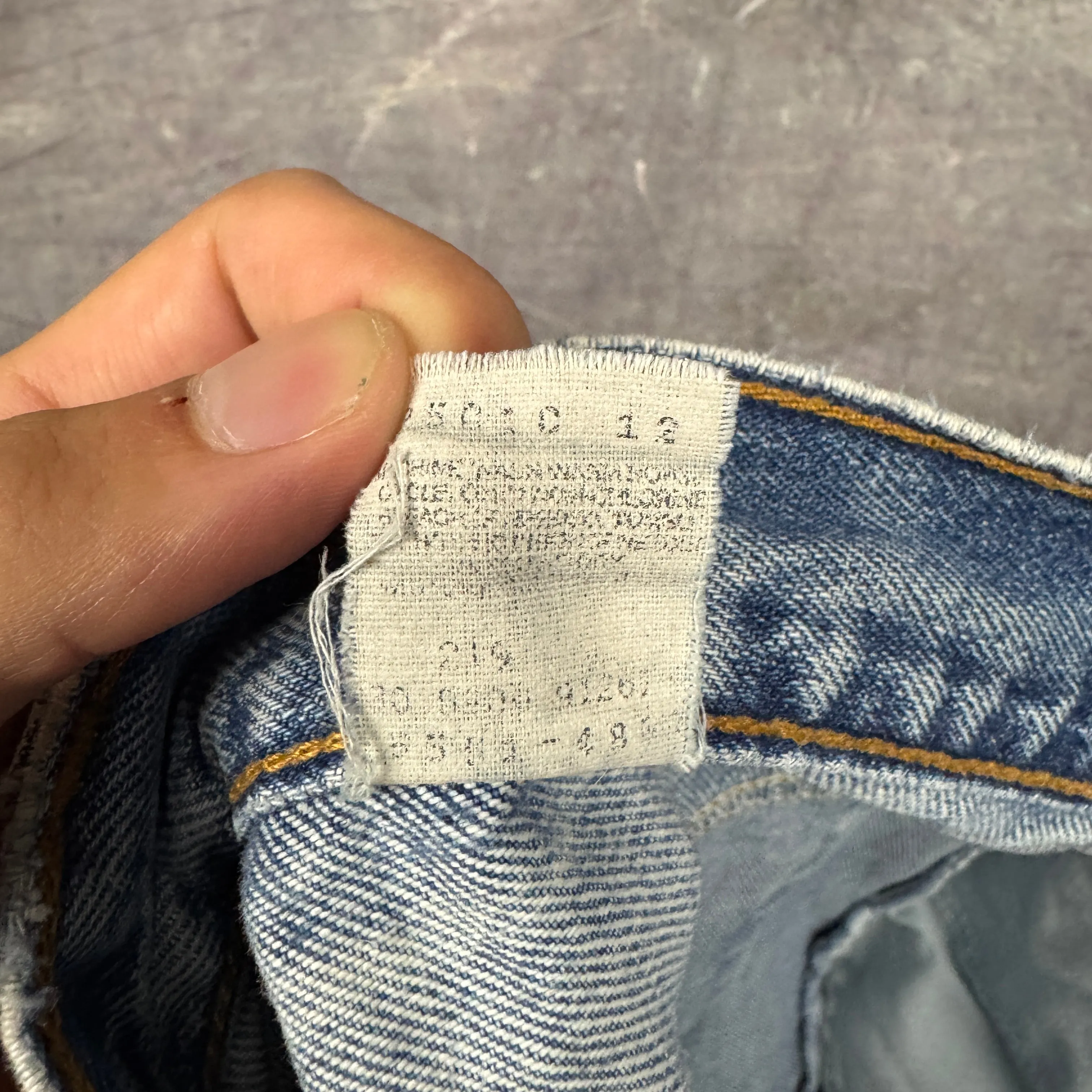 90s Light Wash Levi's 550 Denim Jeans 30x31.5 0749