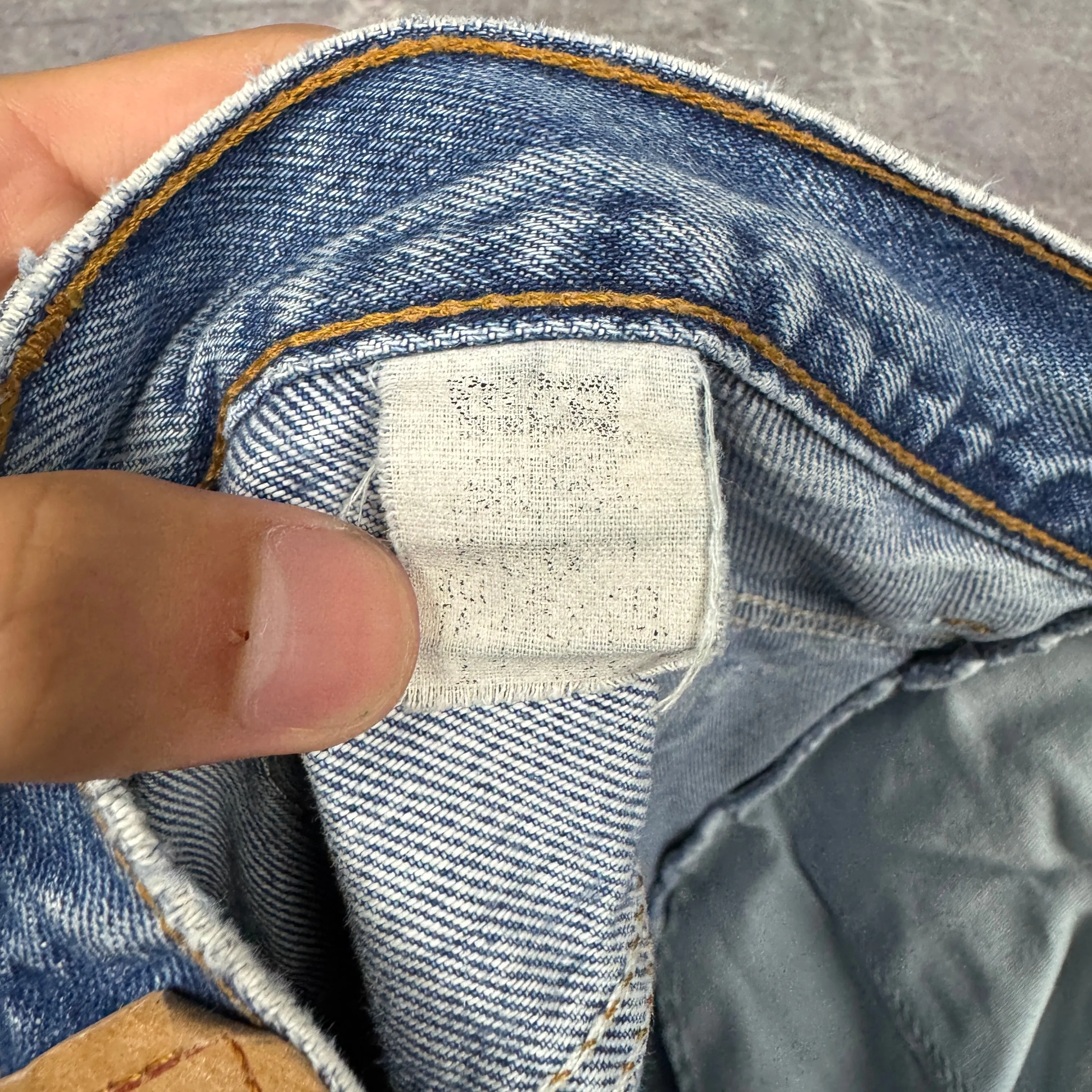 90s Light Wash Levi's 550 Denim Jeans 30x31.5 0749