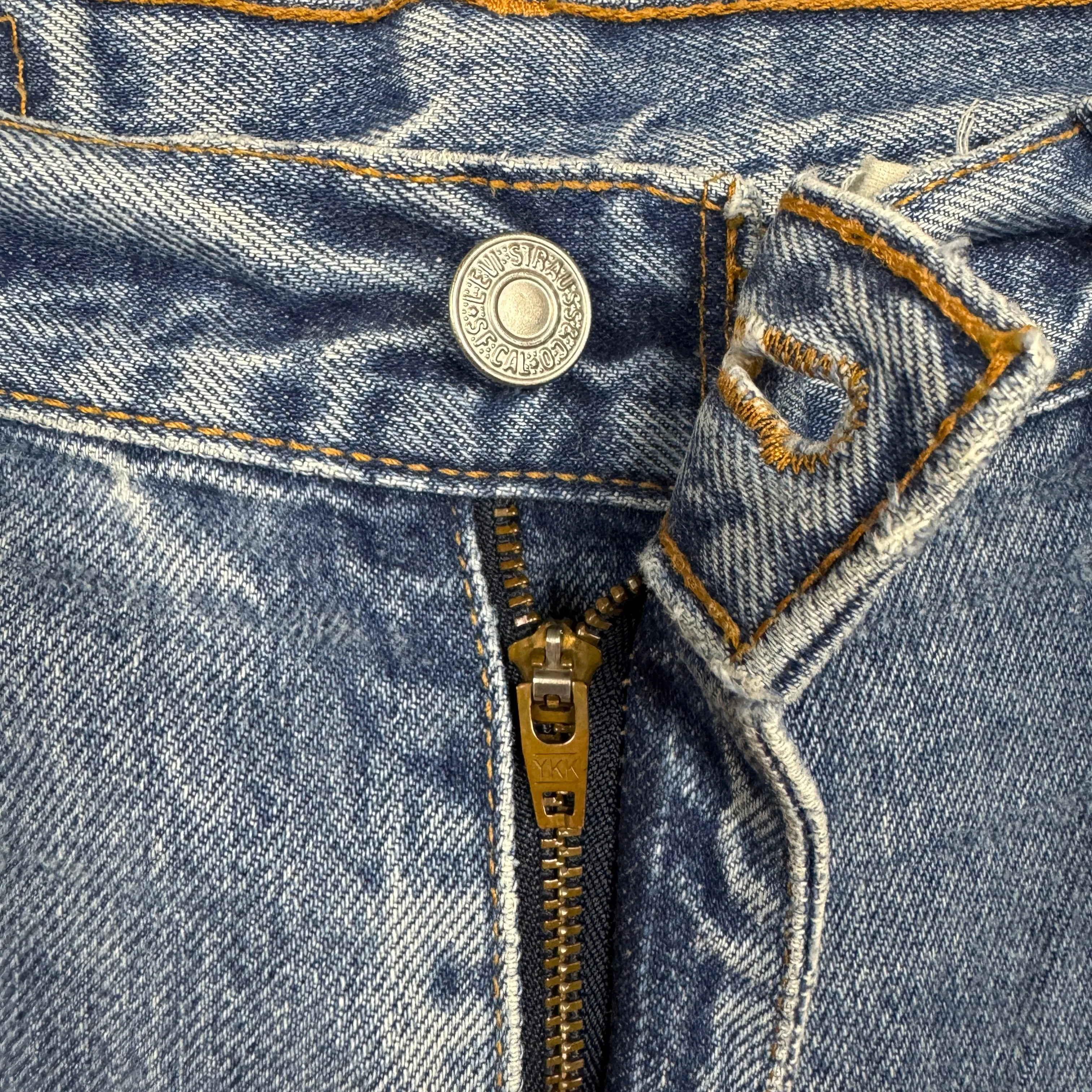 90s Light Wash Levi's 550 Denim Jeans 30x31.5 0749