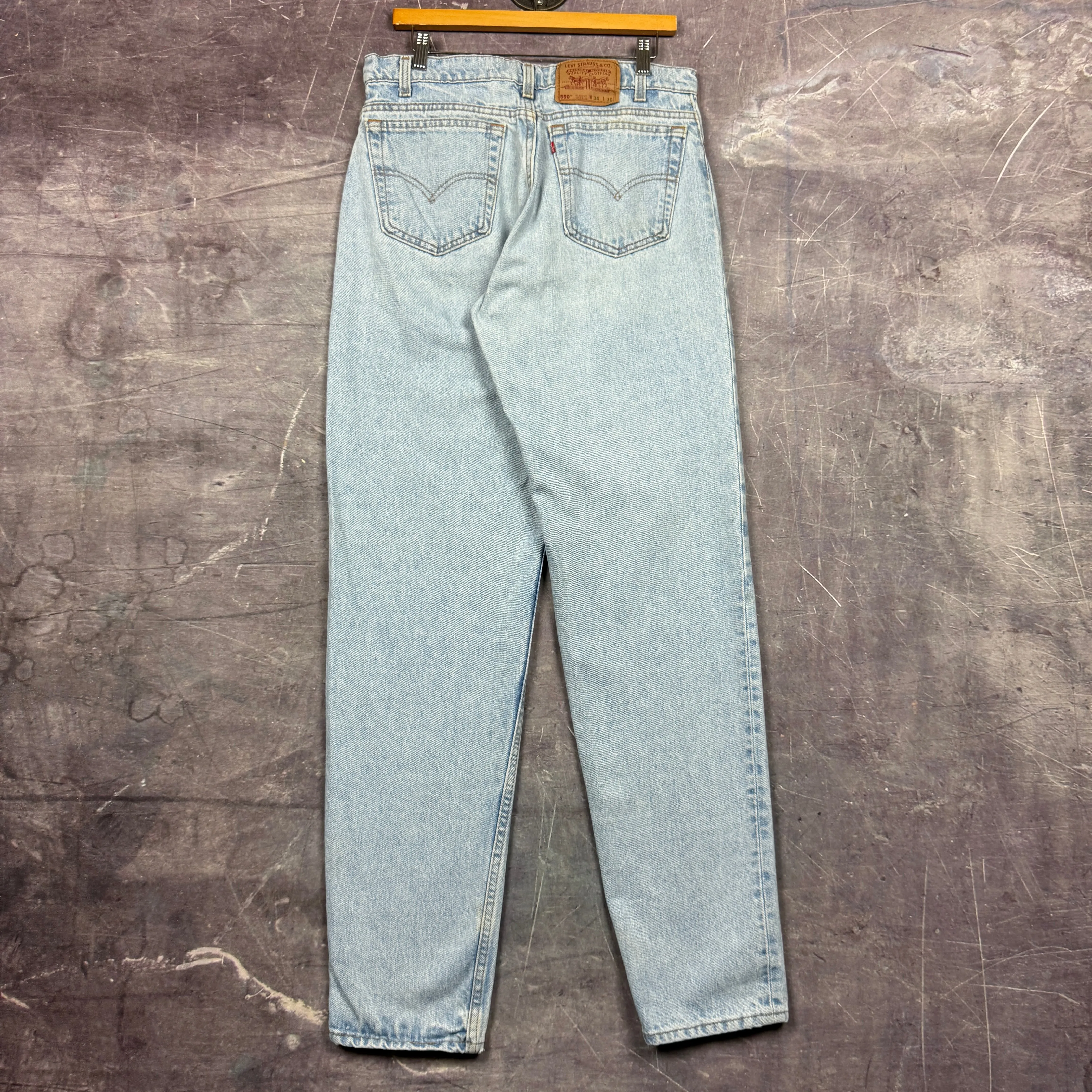 90s Light Wash Levi's 550 Denim Jeans 32x35 0726