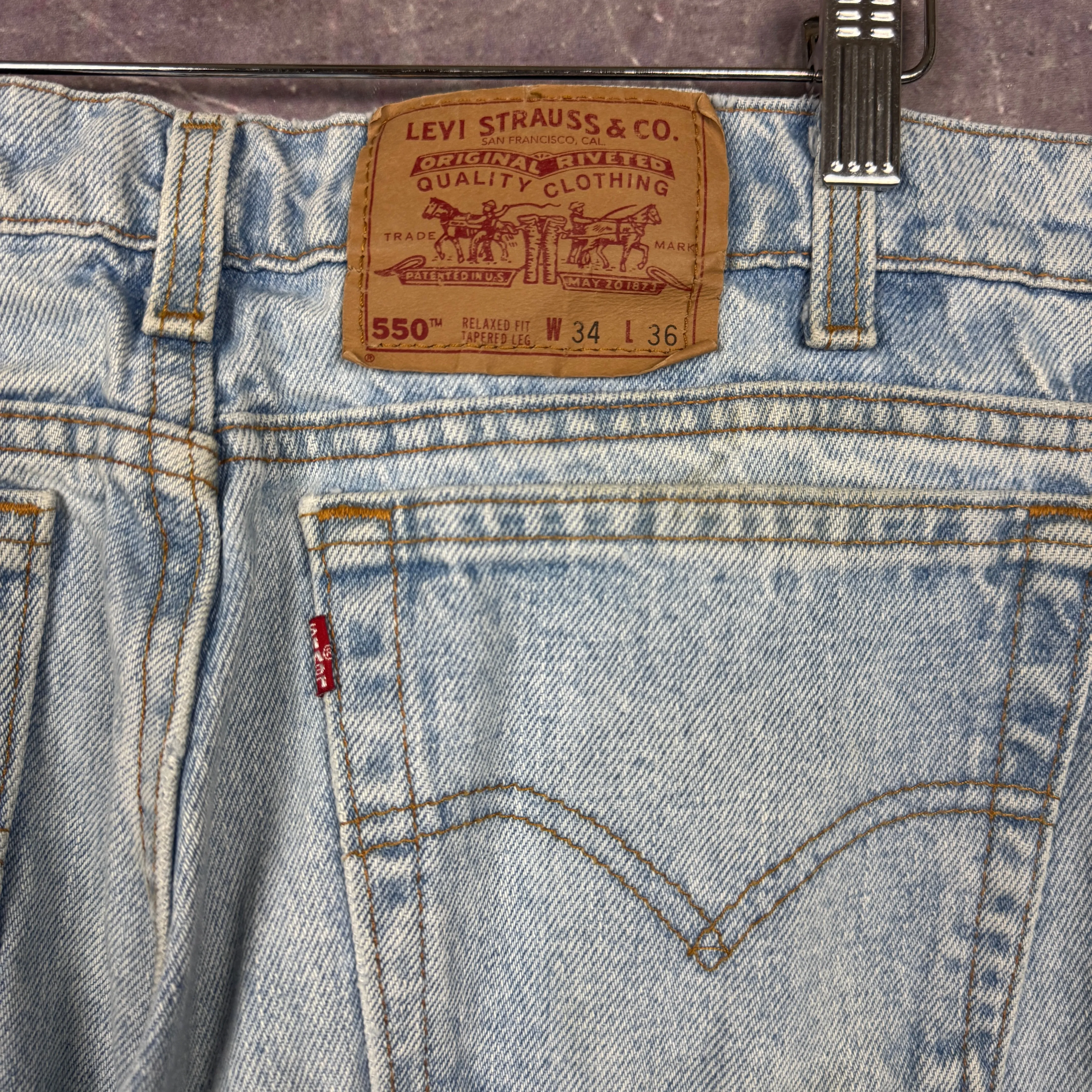 90s Light Wash Levi's 550 Denim Jeans 32x35 0726