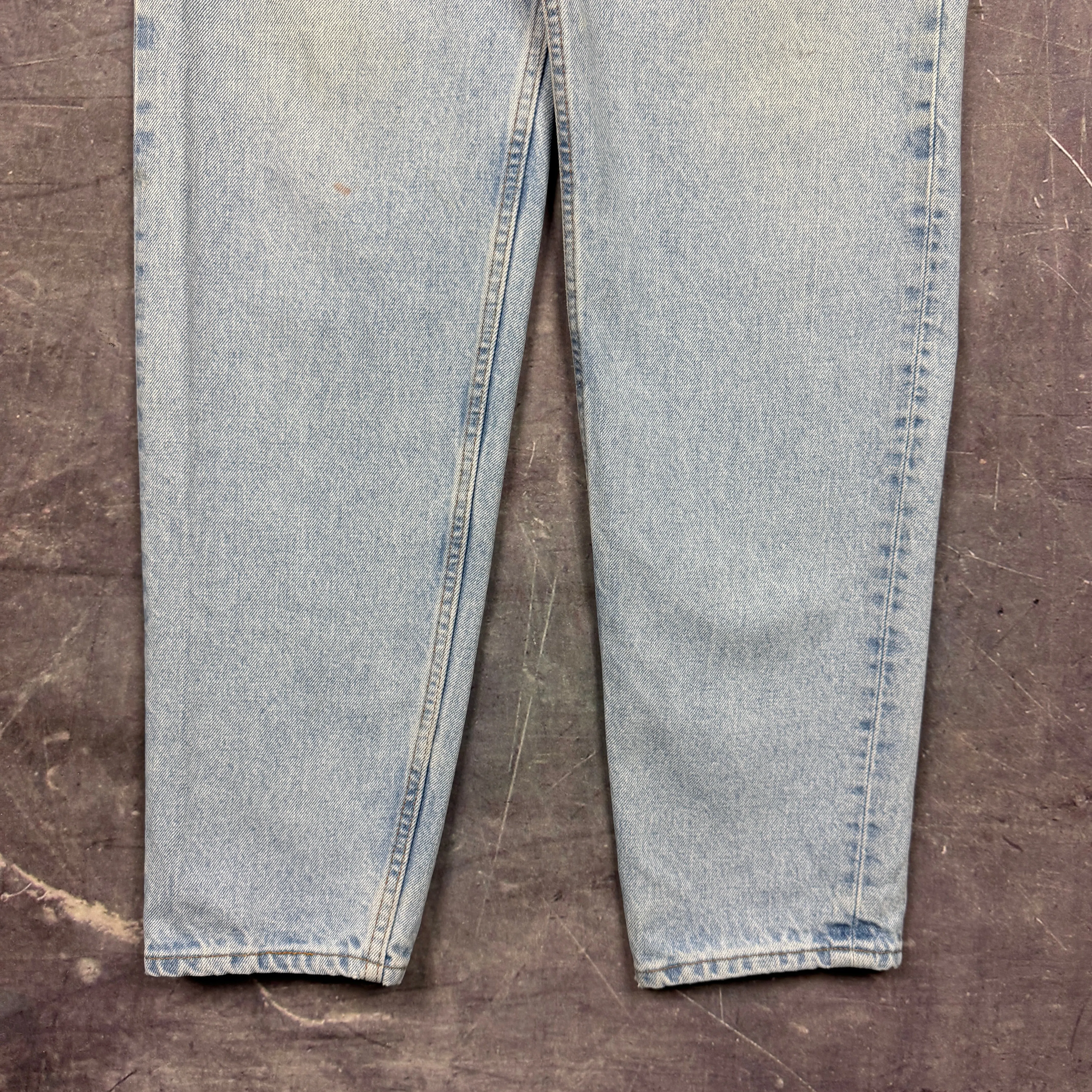 90s Light Wash Levi's 550 Denim Jeans 32x35 0726
