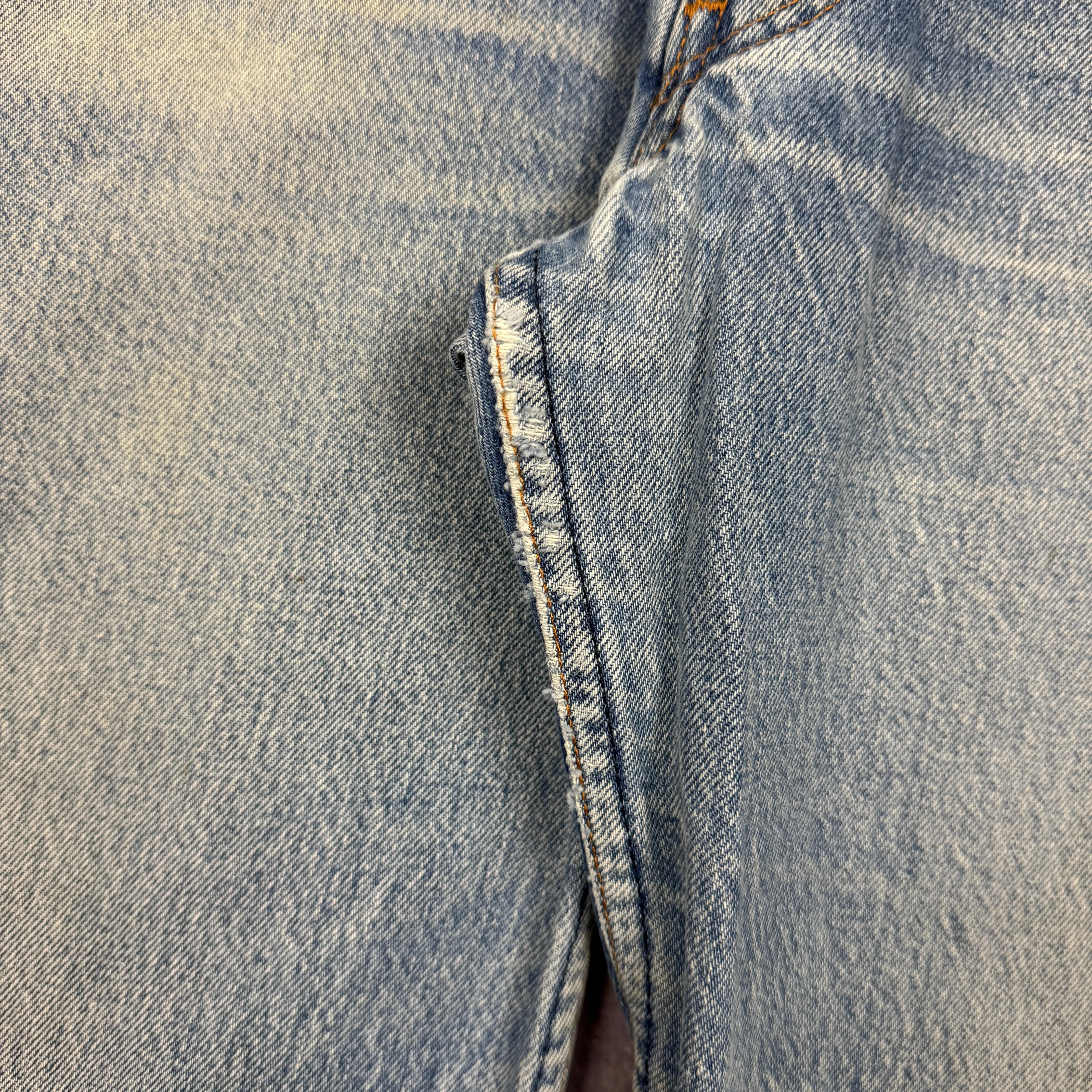 90s Lights Wash Levi's 501 XX Denim Jeans 32x31 2067