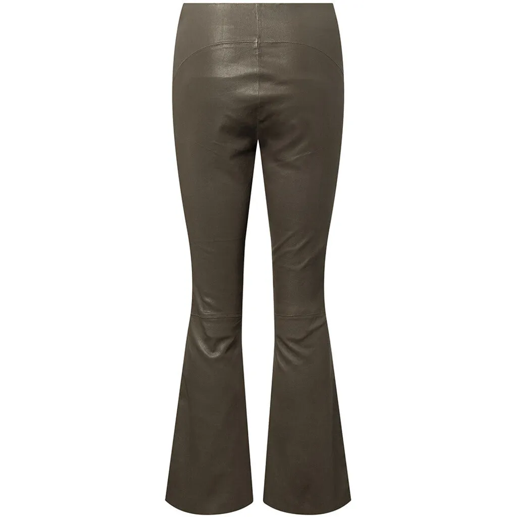 Ava RW flare pants with stretch in soft leather quality / 50896 - Smoke