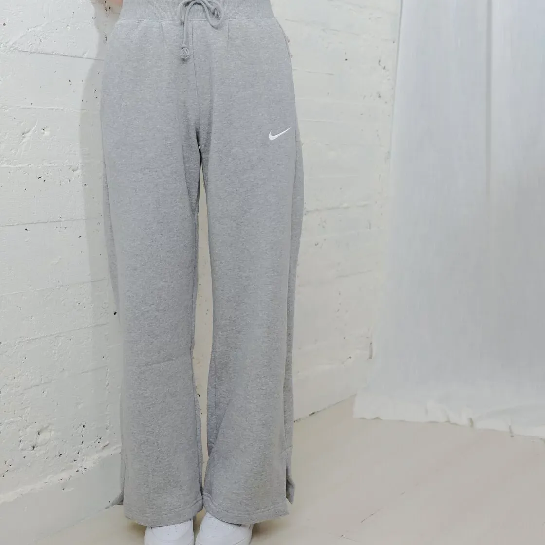 Nike Sportswear Phoenix Fleece Women's High-Waisted Wide-Leg Sweatpants [DQ5616]